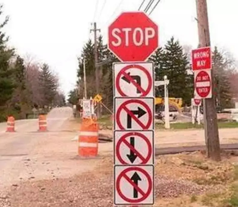 petunjuk jalan nggak sesuai © berbagai sumber petunjuk jalan nggak sesuai © berbagai sumber