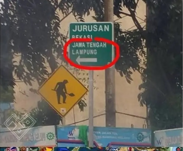 petunjuk jalan nggak sesuai © berbagai sumber petunjuk jalan nggak sesuai © berbagai sumber