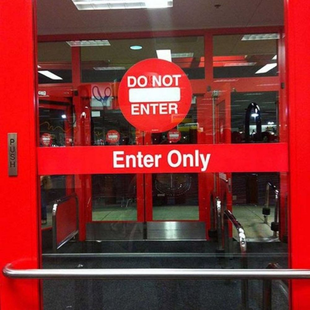 petunjuk jalan nggak sesuai © berbagai sumber