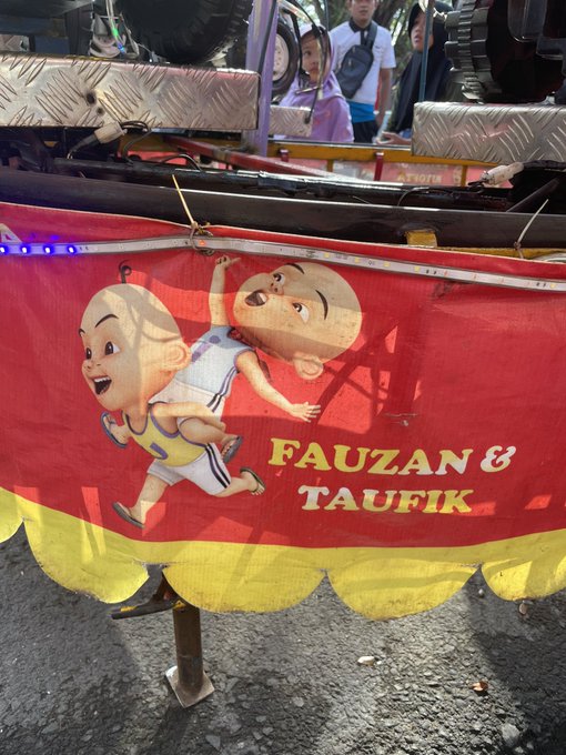 momen di pasar malam nyeleneh © berbagai sumber