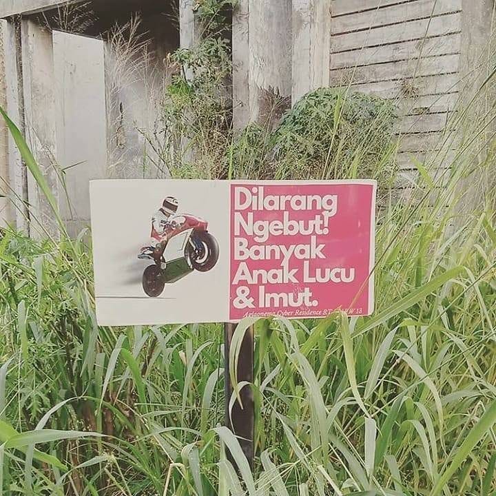 potret tulisan di pengumuman bikin baper abis © berbagai sumber