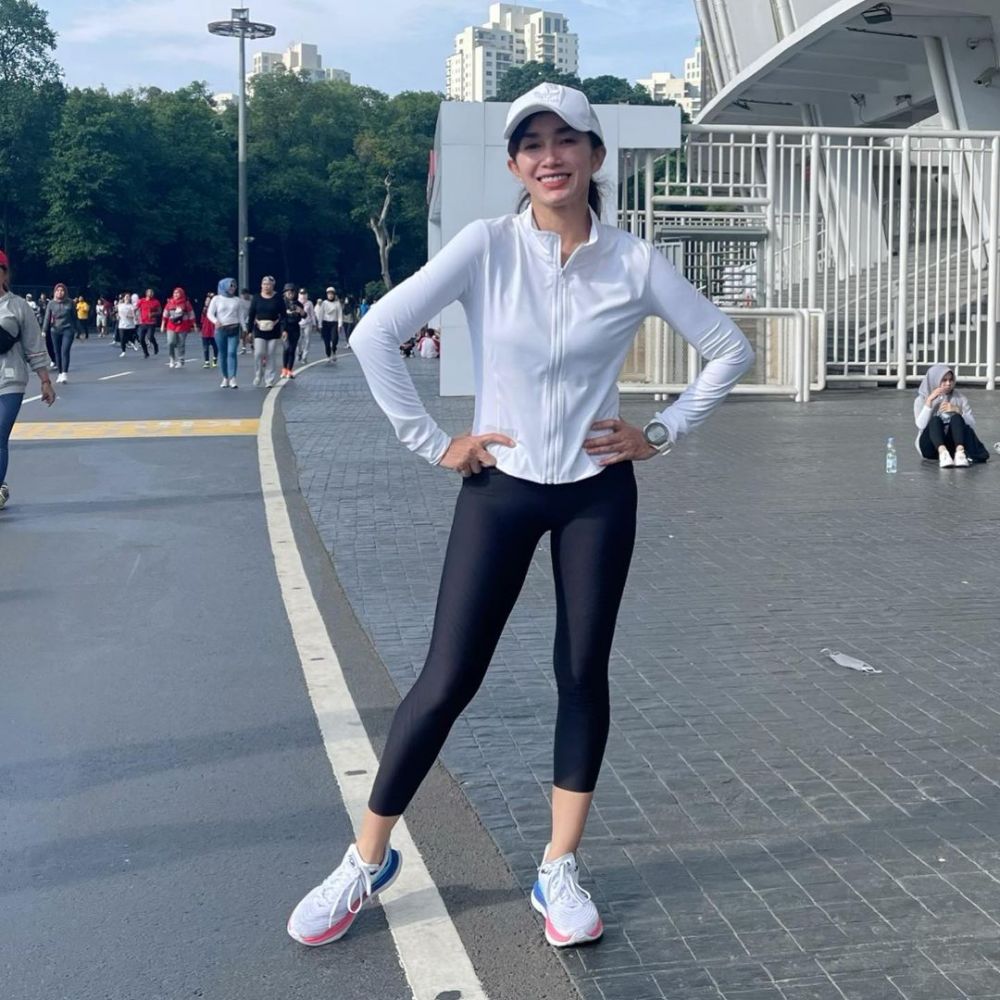 potret terbaru Ussy makin langsing usai pangkas BB 27 kg © berbagai sumber