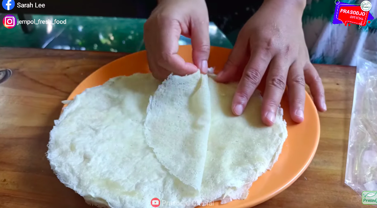 Trik mudah pisahkan lembaran kulit lumpia yang lengket, antirobek