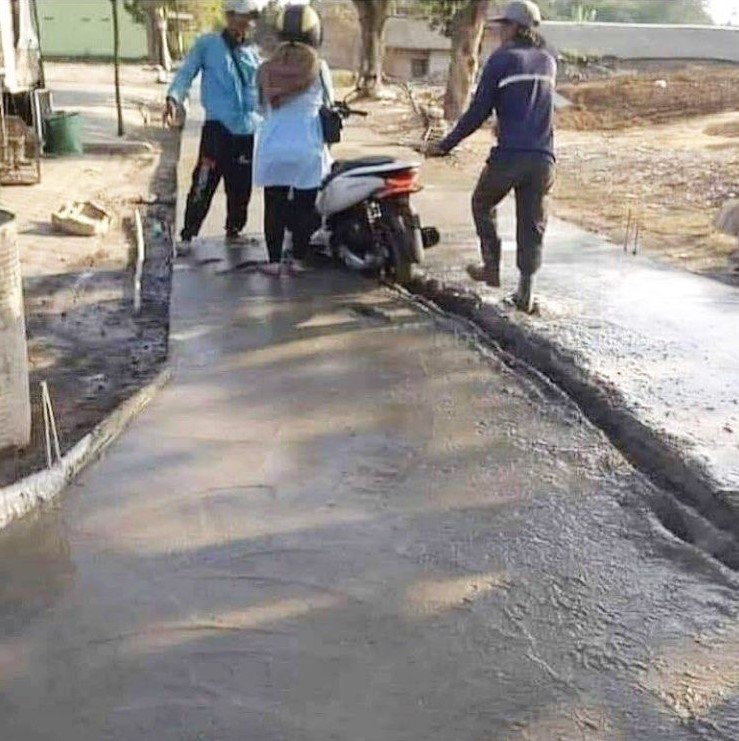 Aksi kocak emak naik sepeda motor Berbagai sumber