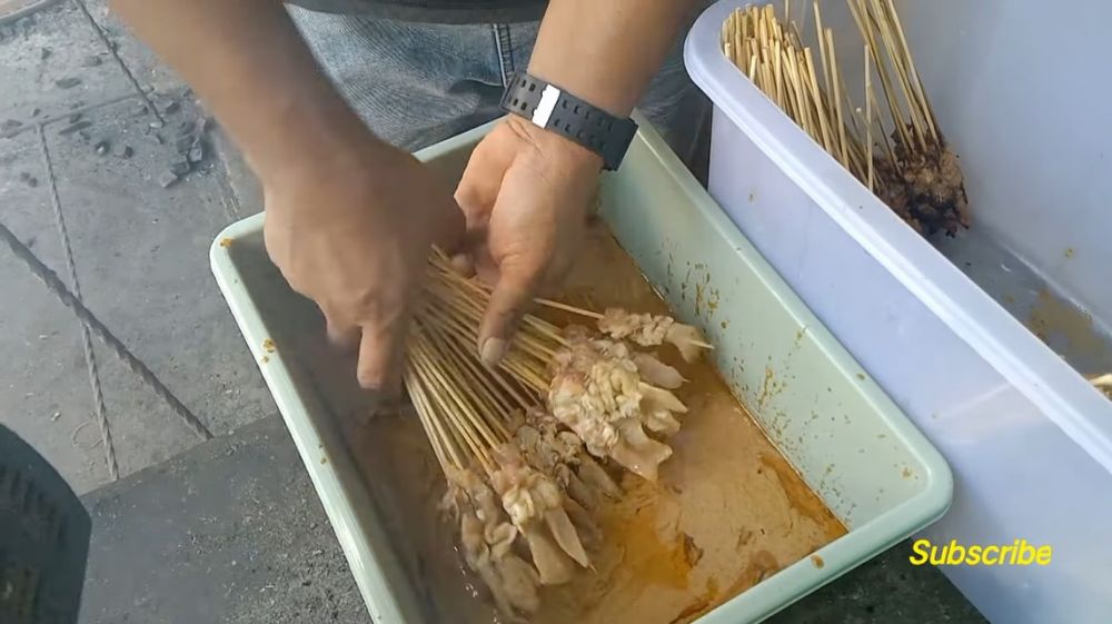 Cara bakar sate ayam agar dagingnya tidak mengerut dan gosong