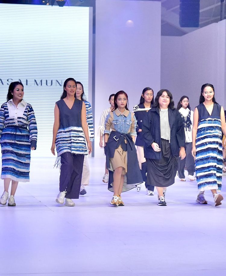 Fuji catwalk di Jakarta Fashion Week 2022 © berbagai sumber