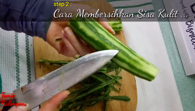 Jangan keliru, ini cara bersihkan dan mengupas oyong agar tidak pahit