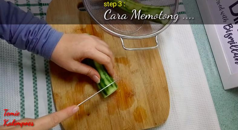 Jangan keliru, ini cara bersihkan dan mengupas oyong agar tidak pahit