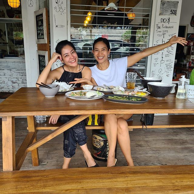 Sahabatan 23 tahun, 9 momen Lulu Tobing & Happy Salma dulu hingga kini © 2022 brilio.net Sahabatan 23 tahun, 9 momen Lulu Tobing & Happy Salma dulu hingga kini © 2022 brilio.net