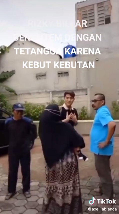 Rizky Billar ditegur tetangga karena ngebut © berbagai sumber