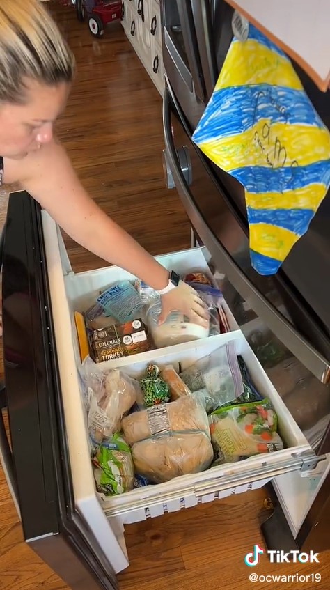 Trik simpel menyimpan es krim dalam freezer agar teksturnya tak keras