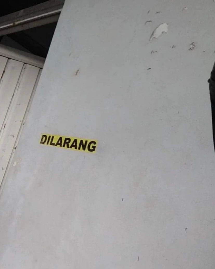 tulisan toilet umum nyeleneh deh © berbagai sumber tulisan toilet umum nyeleneh deh © berbagai sumber