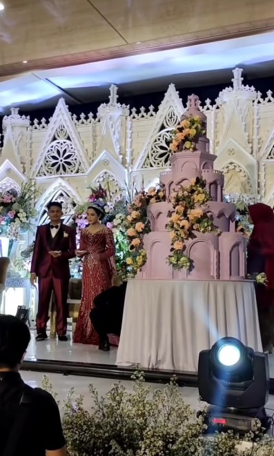 10 Hidangan di pernikahan Yeni Inka, serba masakan Indonesia