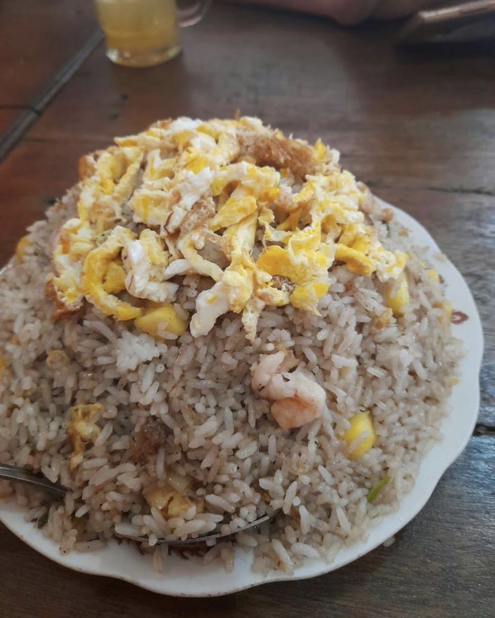 potret makan nasi goreng nyeleneh © berbagai sumber potret makan nasi goreng nyeleneh © berbagai sumber