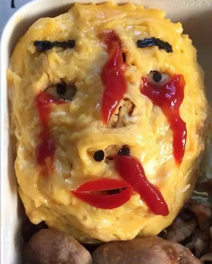 potret makan nasi goreng nyeleneh © berbagai sumber potret makan nasi goreng nyeleneh © berbagai sumber