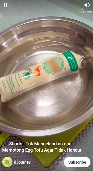 Trik mudah mengeluarkan tofu dari kemasan agar tidak hancur