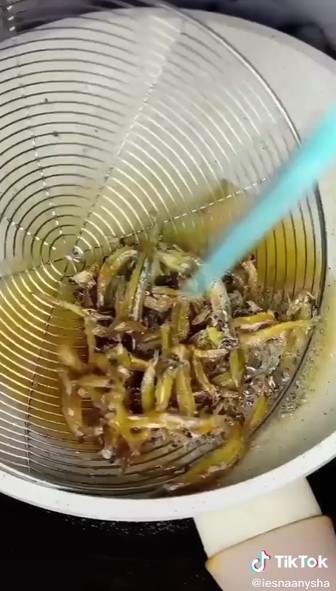 Trik simpel mengolah ikan teri agar tidak pahit dan alot