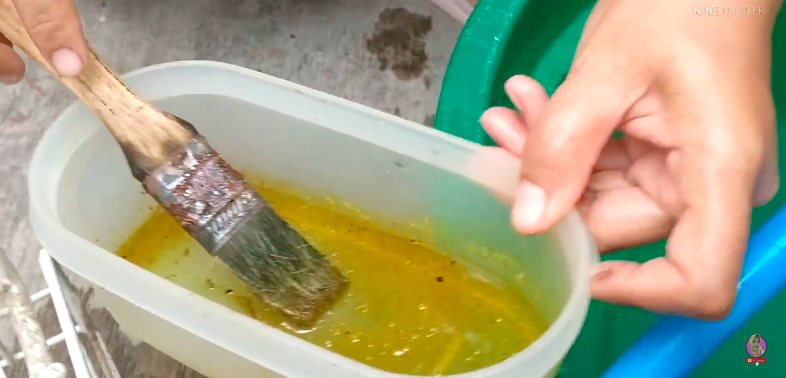 Cara praktis bersihkan rak piring kotor dan kusam, mudah ditiru