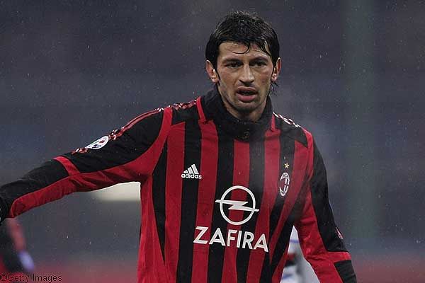 Gemilang di lapangan, 5 pesepak bola ini juga sukses jadi pejabat