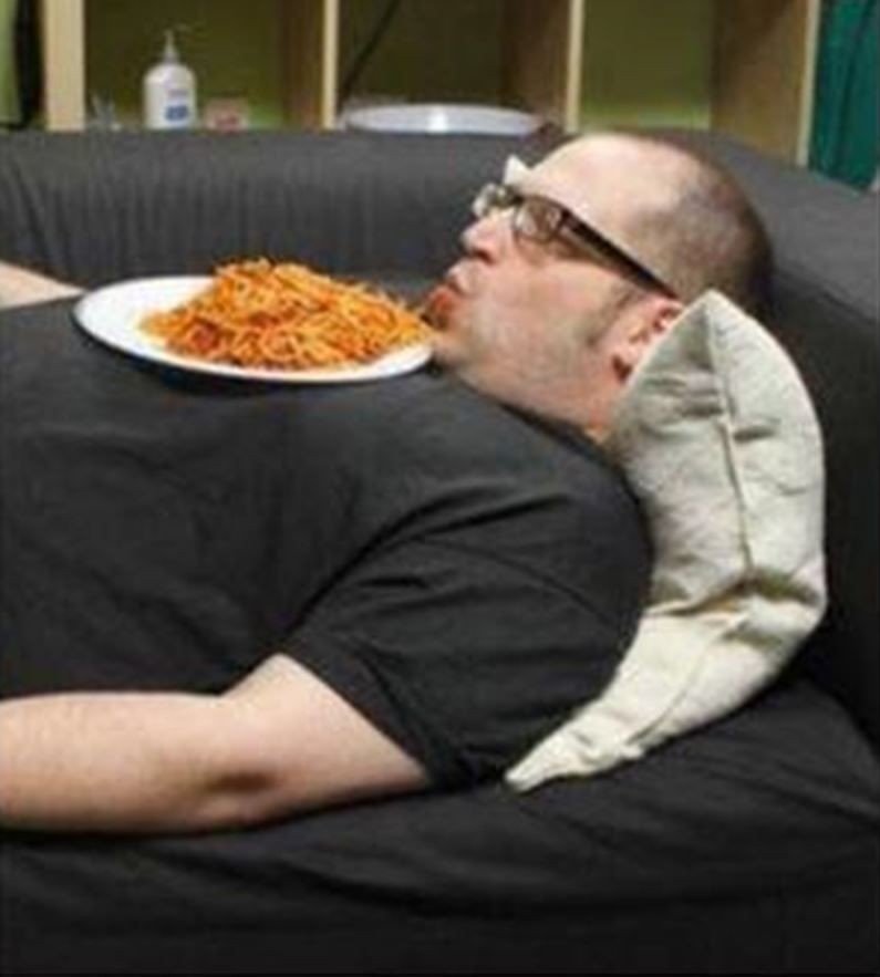 tingkah nyeleneh bapak bapak saat makan © berbagai sumber