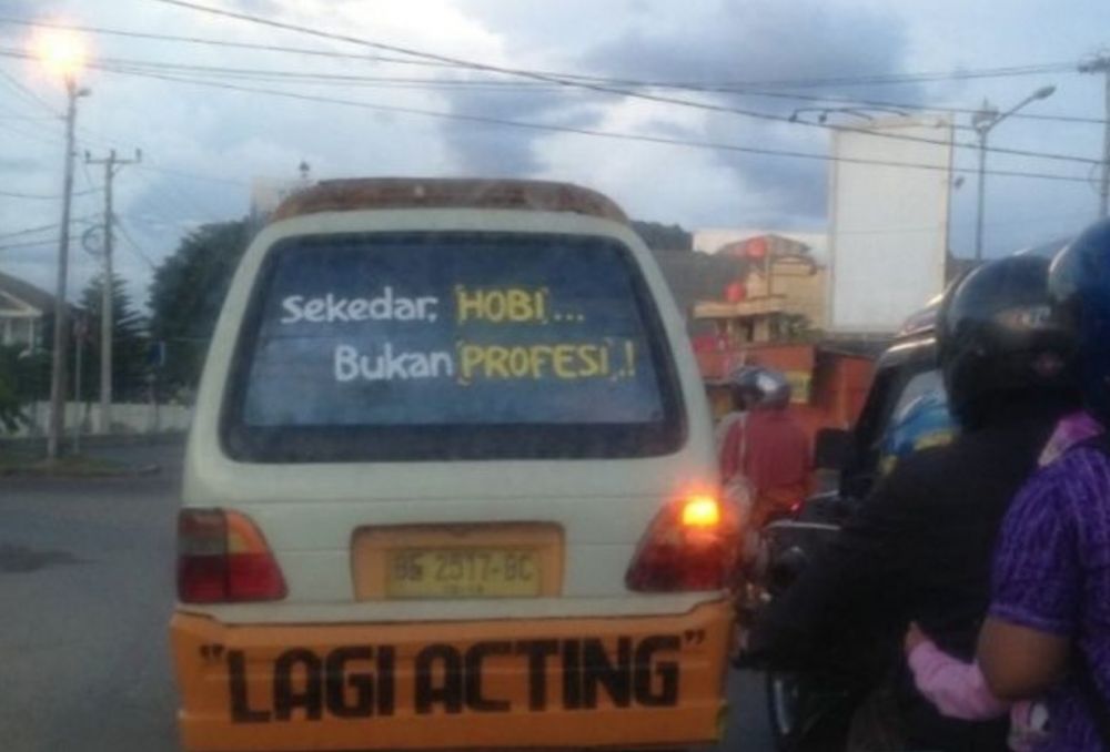 Tulisan di angkutan umum Berbagai sumber