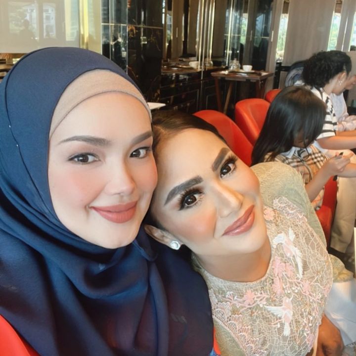 temu kangen Krisdayanti dan Siti Nurhaliza © Instagram temu kangen Krisdayanti dan Siti Nurhaliza © Instagram