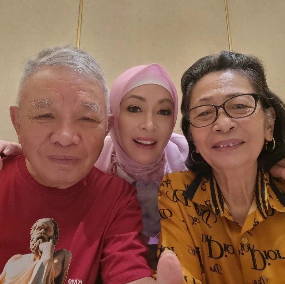 Kebersamaan Angelina Sondakh dan ayah Berbagai sumber