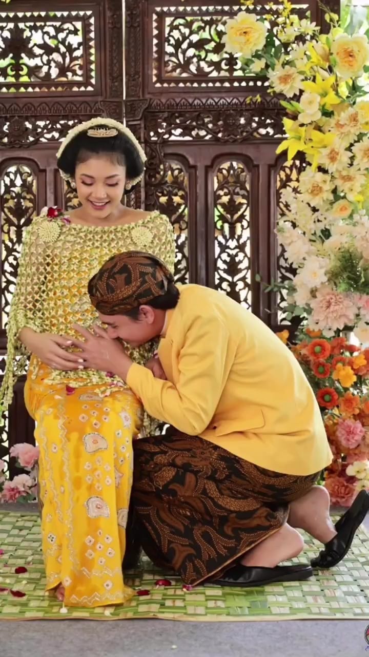 momen mitoni canti tachril © berbagai sumber