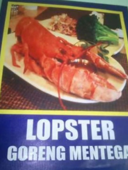 Spanduk warung makan tulisannya typo © berbagai sumber