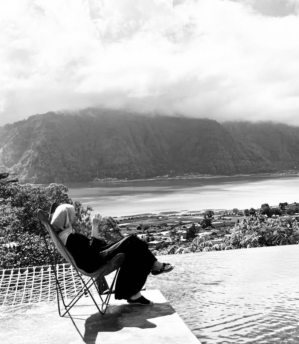 potret terbaru Tia Ivanka yang gemar berbagi Jumat Berkah © berbagai sumber potret terbaru Tia Ivanka yang gemar berbagi Jumat Berkah © berbagai sumber