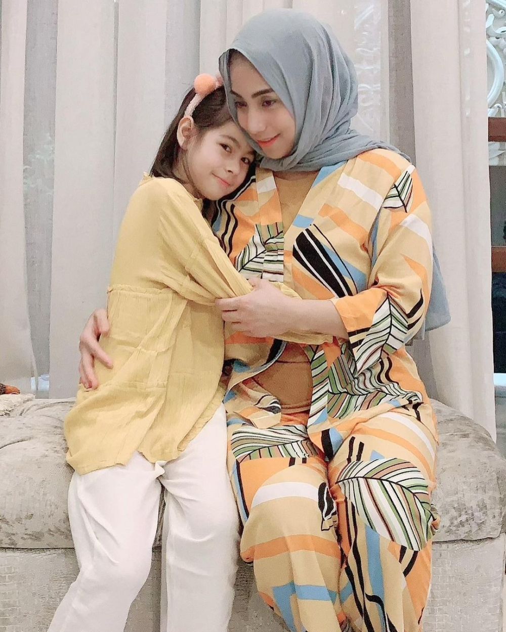 Lebih betah di Indonesia, 11 potret cantiknya Elif Perk anak Siti KDI