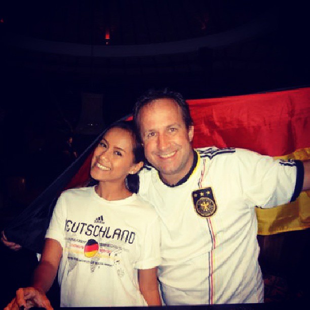 momen kebersamaan Lia Waode dan suami bulenya © berbagai sumber momen kebersamaan Lia Waode dan suami bulenya © berbagai sumber