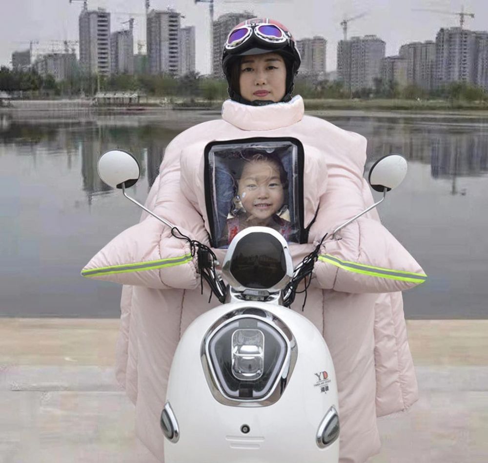 anak sekolah naik kendaraan nyeleneh © berbagai sumber