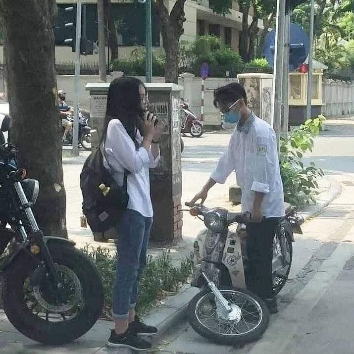 anak sekolah naik kendaraan nyeleneh © berbagai sumber