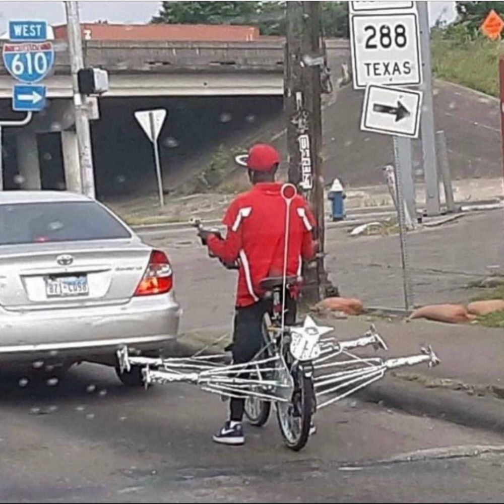 anak sekolah naik kendaraan nyeleneh © berbagai sumber