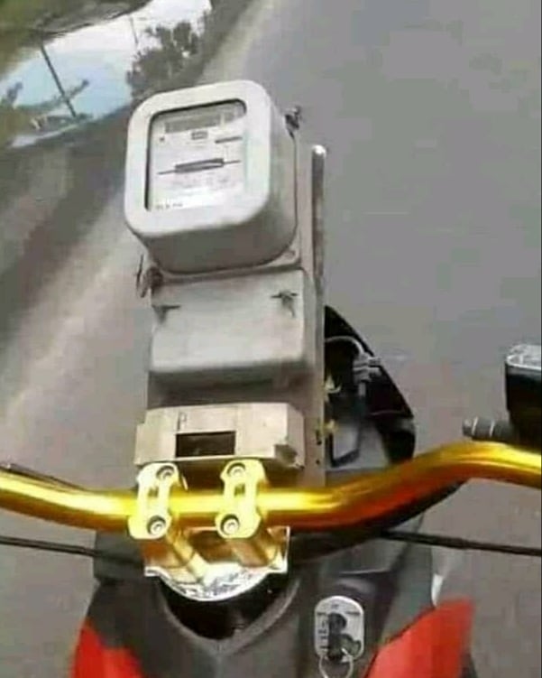 speedometer motor bentuknya nyeleneh © berbagai sumber