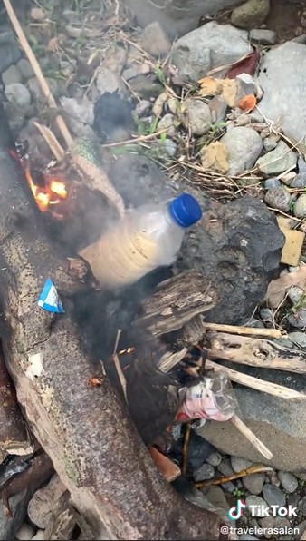 Dikira praktis, cara pria ini masak mi instan bikin meringis