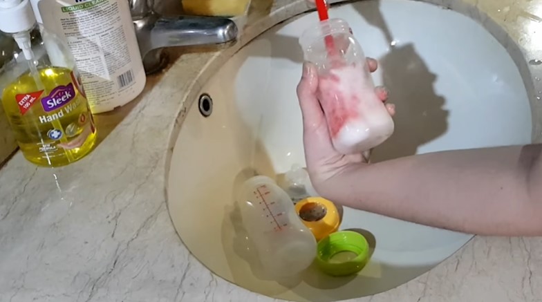 Tanpa sterilizer, ini cara praktis steril botol susu bayi