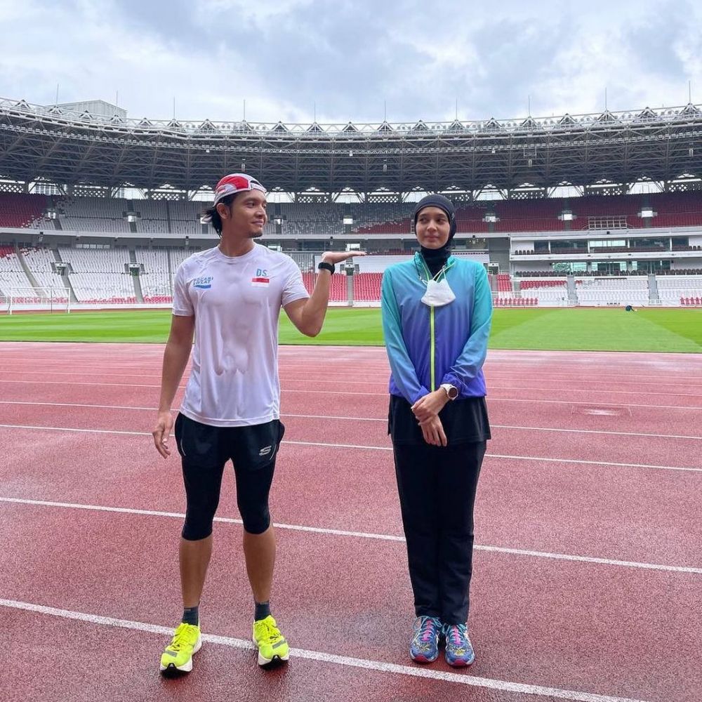 Dhini Aminarti-Dimas Seto berbagai sumber