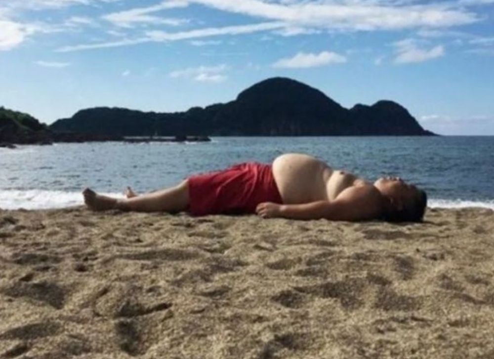 Kelakuan random orang berjemur Berbagai sumber Kelakuan random orang berjemur Berbagai sumber