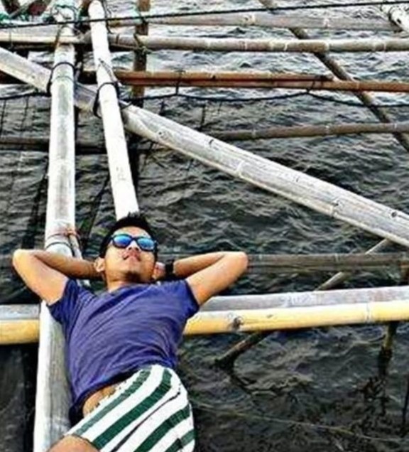 Kelakuan random orang berjemur Berbagai sumber Kelakuan random orang berjemur Berbagai sumber