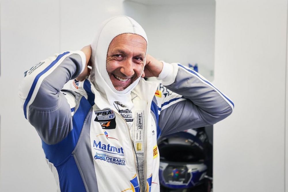 Sudah pensiun, kiper Prancis Piala Dunia 1998 ini jadi pembalap mobil