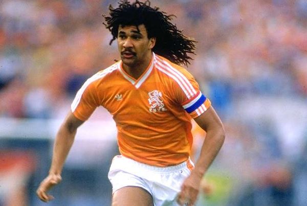 Daftar pemain Piala Dunia berkarier di bidang musik, jago olah suara