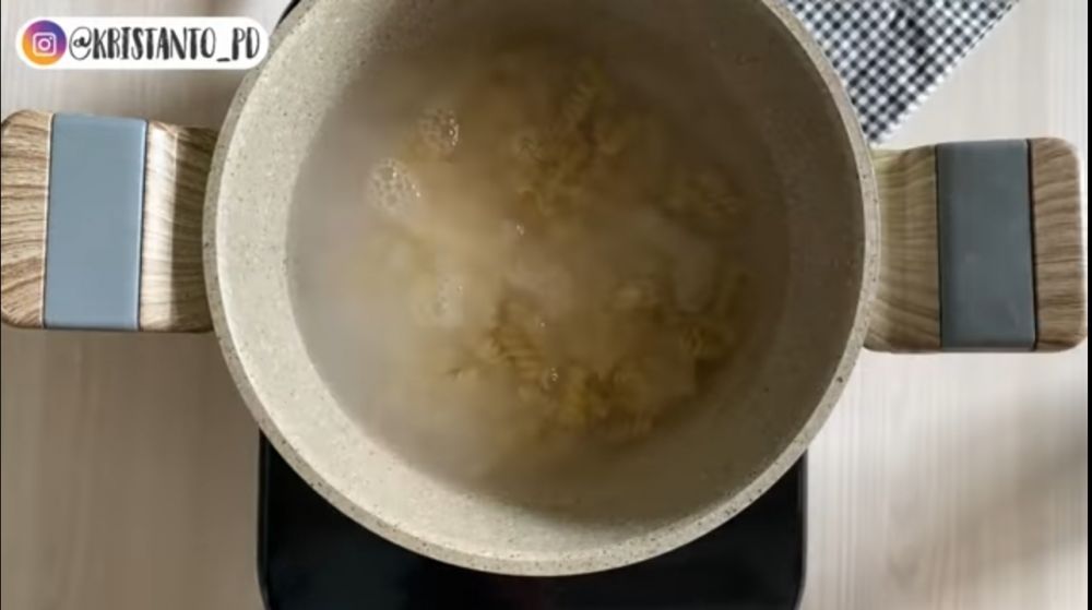 5 Cara bikin makaroni pedas buat ide jualan, cuma modal 3 ribu