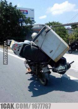 bawa barang besar pakai motor © berbagai sumber bawa barang besar pakai motor © berbagai sumber