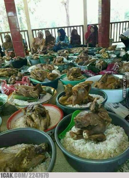dapat makanan hajatan kocak isinya © berbagai sumber