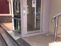 penampakan lift di tempat yang tak terduga © berbagai sumber