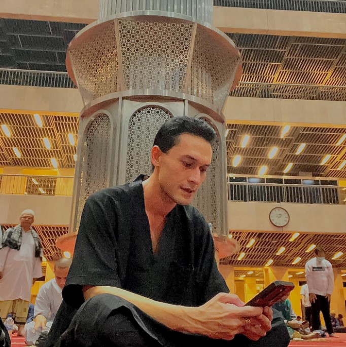 Perjuangan seleb sembuh dari hipertiroid Berbagai sumber Perjuangan seleb sembuh dari hipertiroid Berbagai sumber