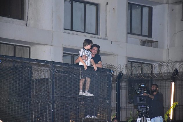 Shahrukh Khan rayakan ultah ke-57  © berbagai sumber