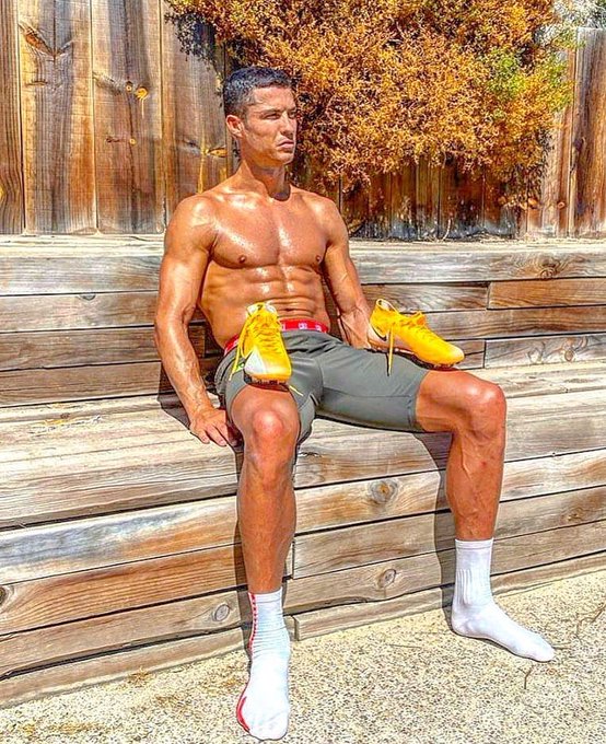 Tak mau minum alkohol dan bertato, alasan Cristiano Ronaldo bikin haru